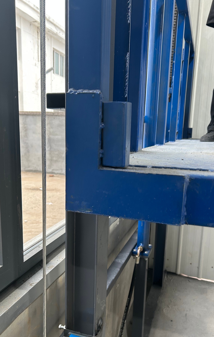 Lastenaufzug, kleiner elektrischer hydraulischer 2-Tonnen-5-Tonnen-Hebebühnen-Fabriklager, vollautomatischer Hebeaufzug