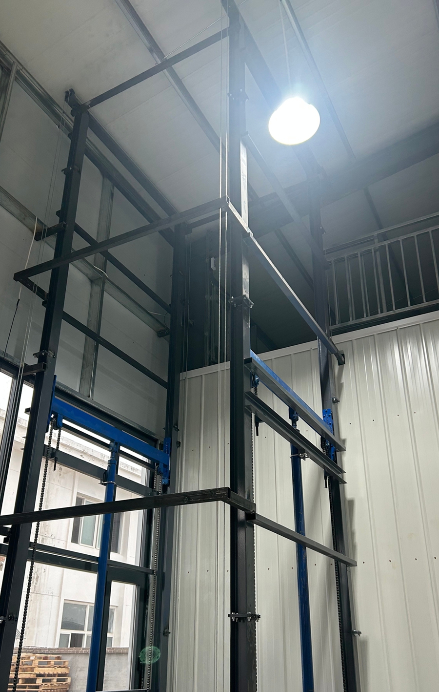 Lastenaufzug, kleiner elektrischer hydraulischer 2-Tonnen-5-Tonnen-Hebebühnen-Fabriklager, vollautomatischer Hebeaufzug