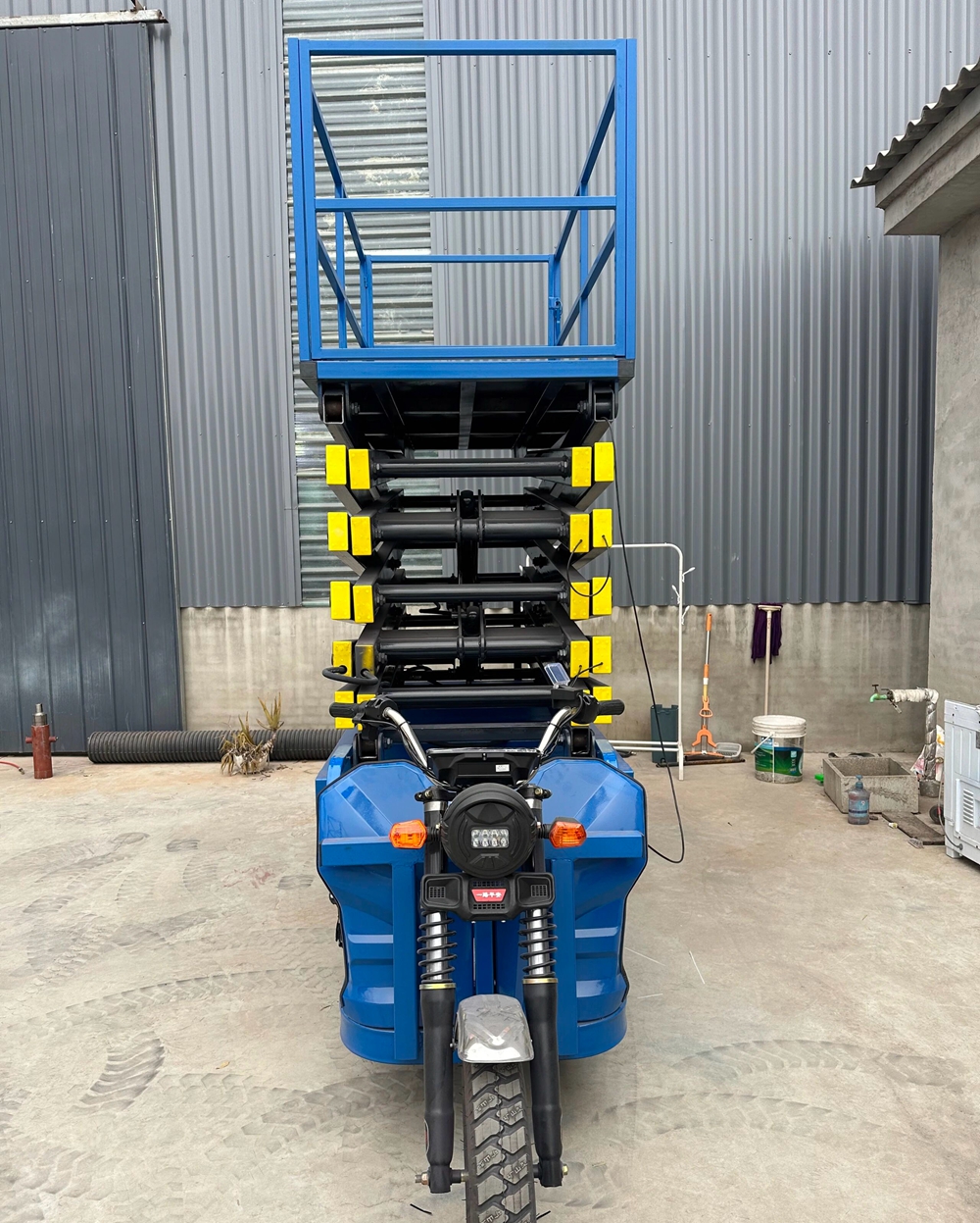 Elektrische Hebebühne, Dreirad-Lift, mobiles Klettern, Auto, Schere, hydraulisches Teleskop-Luftarbeitsartefakt